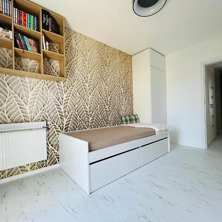 Prízemný S Terasou V Meste Martin