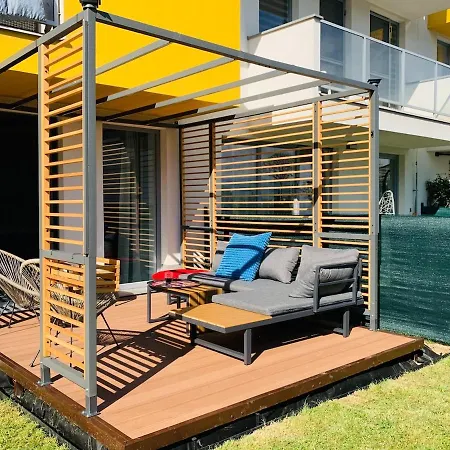 Prízemný S Terasou V Meste Martin