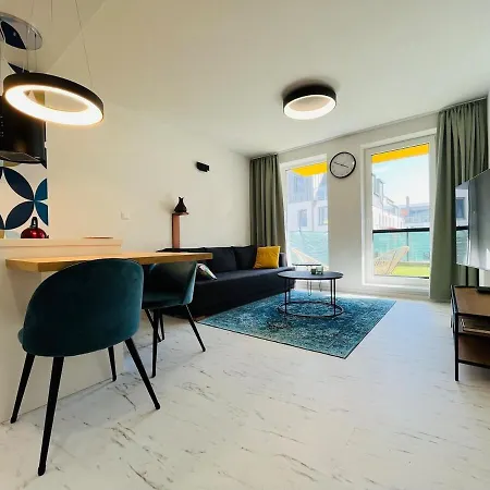 Prízemný S Terasou V Meste *